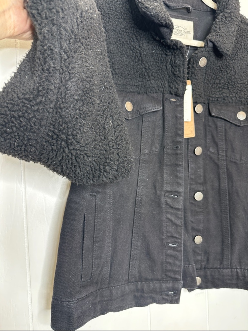 Black Sherpa-Trim Denim Jacket with Cozy Collar - Picture 5 of 8